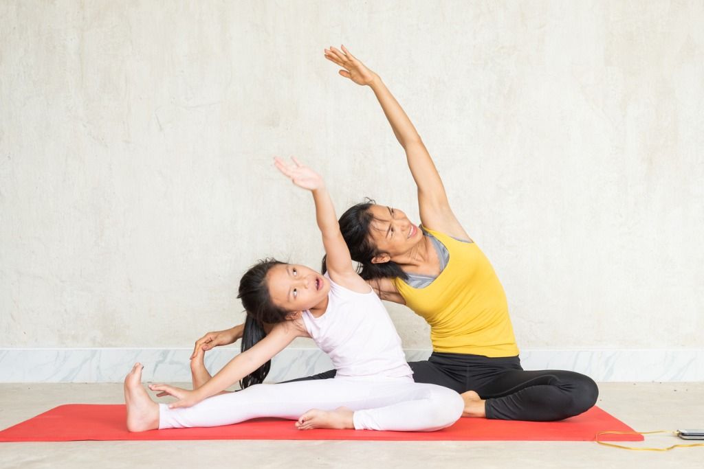 Tips mengajarkan anak agar mau berolahraga supaya terhindar dari obesitas, mulai dari memahami olahraga yang cocok untuk anak