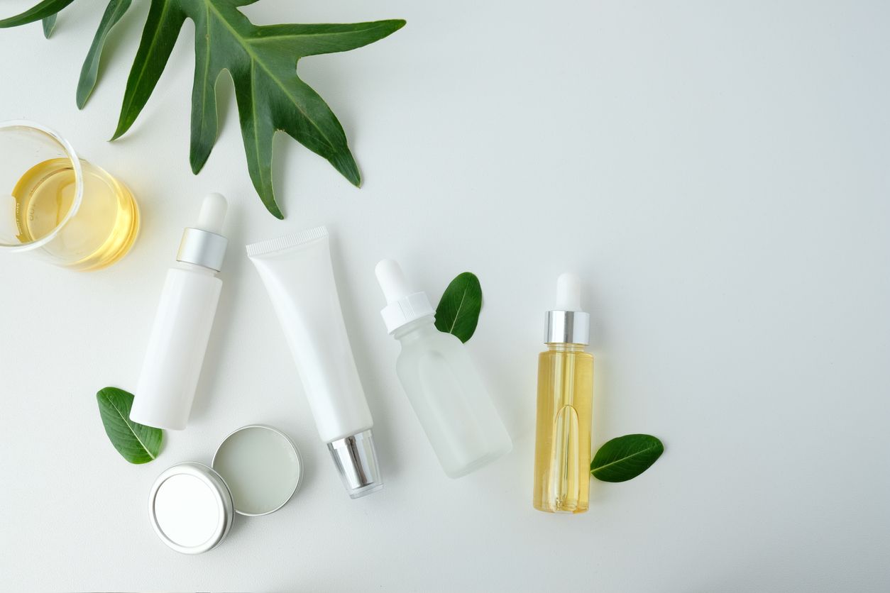 Sejumlah produk kecantikan multifungsi lokal jadi skincare viral di TikTok. Simak rekomendasi skincare berikut!