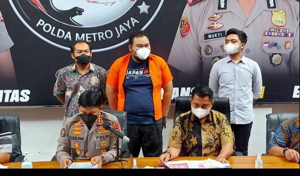 Komedian Fico Fachriza ditetapkan sebagai tersangka terkait penggunaan narkoba berjenis tembakau sintetis. Ini alasannya konsumsi narkoba.