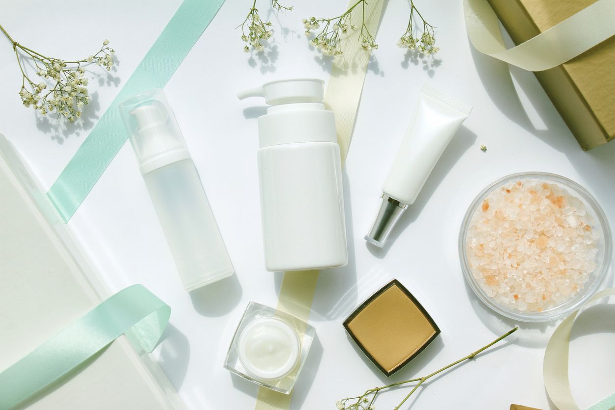 Sejumlah toner dengan harga murah dan cocok untuk kulit kering jadi skincare viral di TikTok. Simak rekomendasi toner berikut!