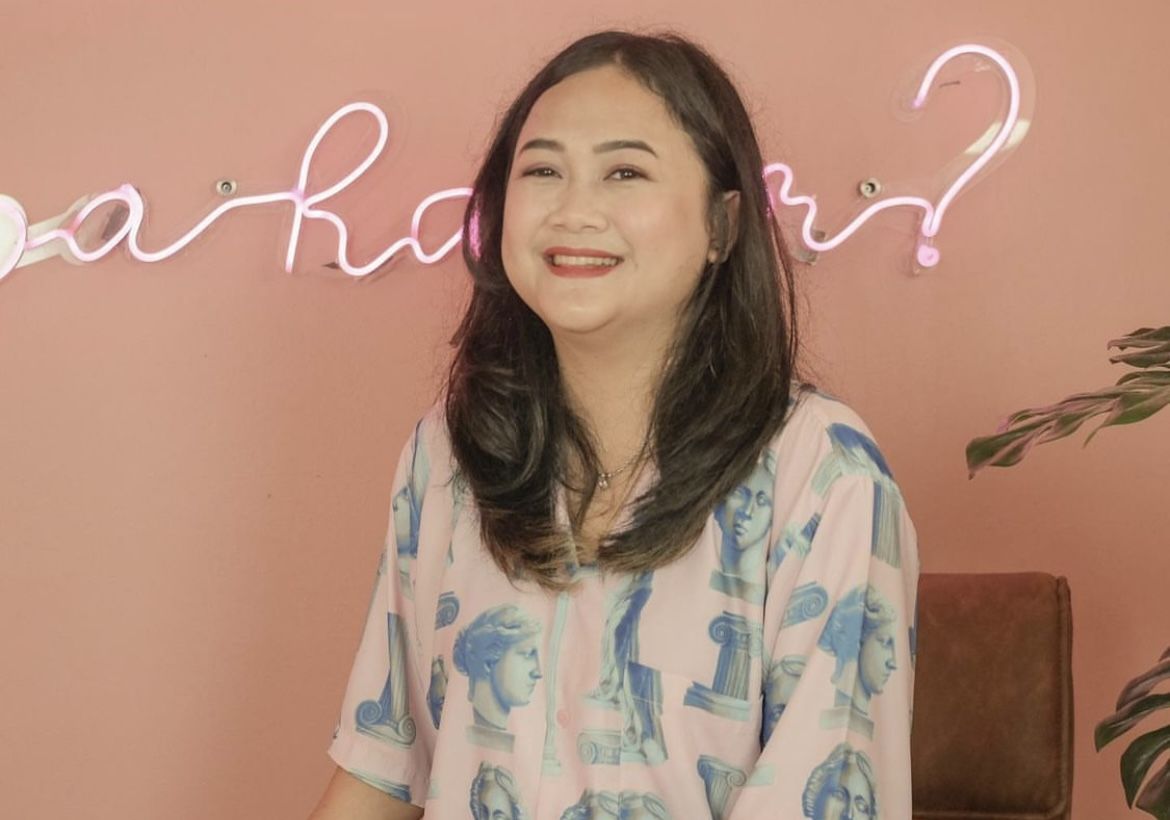 Mengenal sosok Ashtra Dymach yang menekuni karier sebagai doula karena kebutuhannya untuk didukung dan mendukung sesama perempuan.