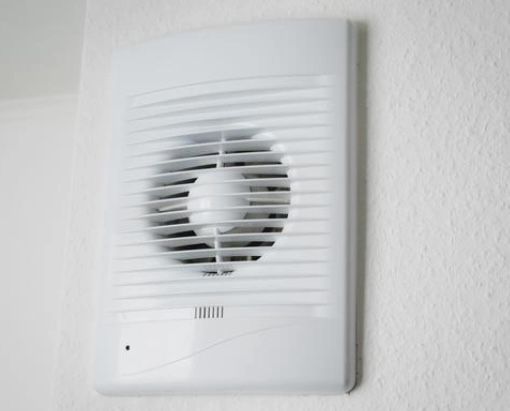 Eexhaust fan merupakan elektronik yang berfungsi untuk mengatur sirkulasi udara di ruangan.
Berikut manfaatnya.