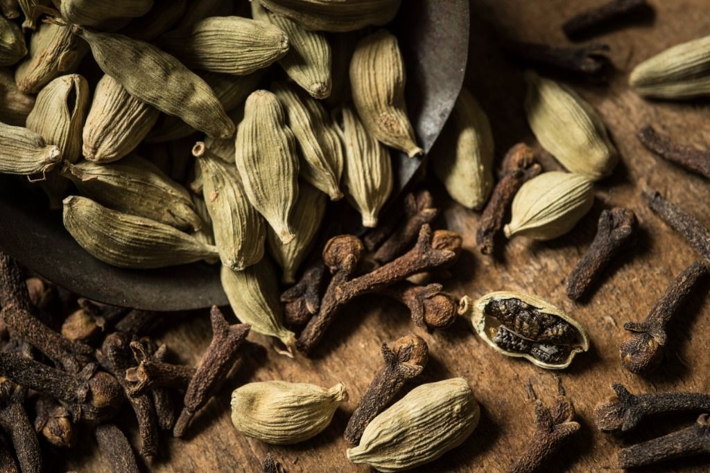Berikut ini beragam manfaat dari kapulaga yang dijadikan obat alami, mulai dari sifat antimikroba hingga antikanker