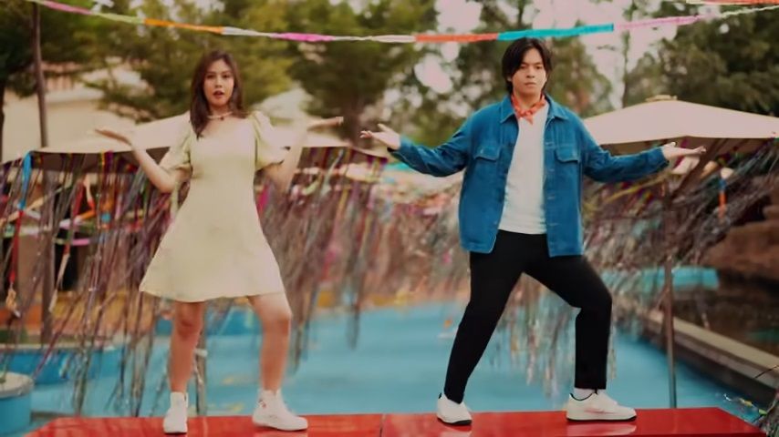 Vanesha Prescilla dan Angga Yunanda menjadi model video musik remake lagu ikonik NOAH bertajuk Menghapus Jejakmu.