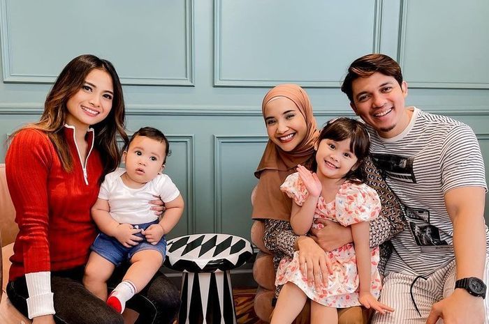Pertemuan Acha Septriasa dan Irwansyah bikin publik heboh. Zaskia Sungkar justru goda suami, hingga Shireen Sungkar bongkar rahasia masa lalu.