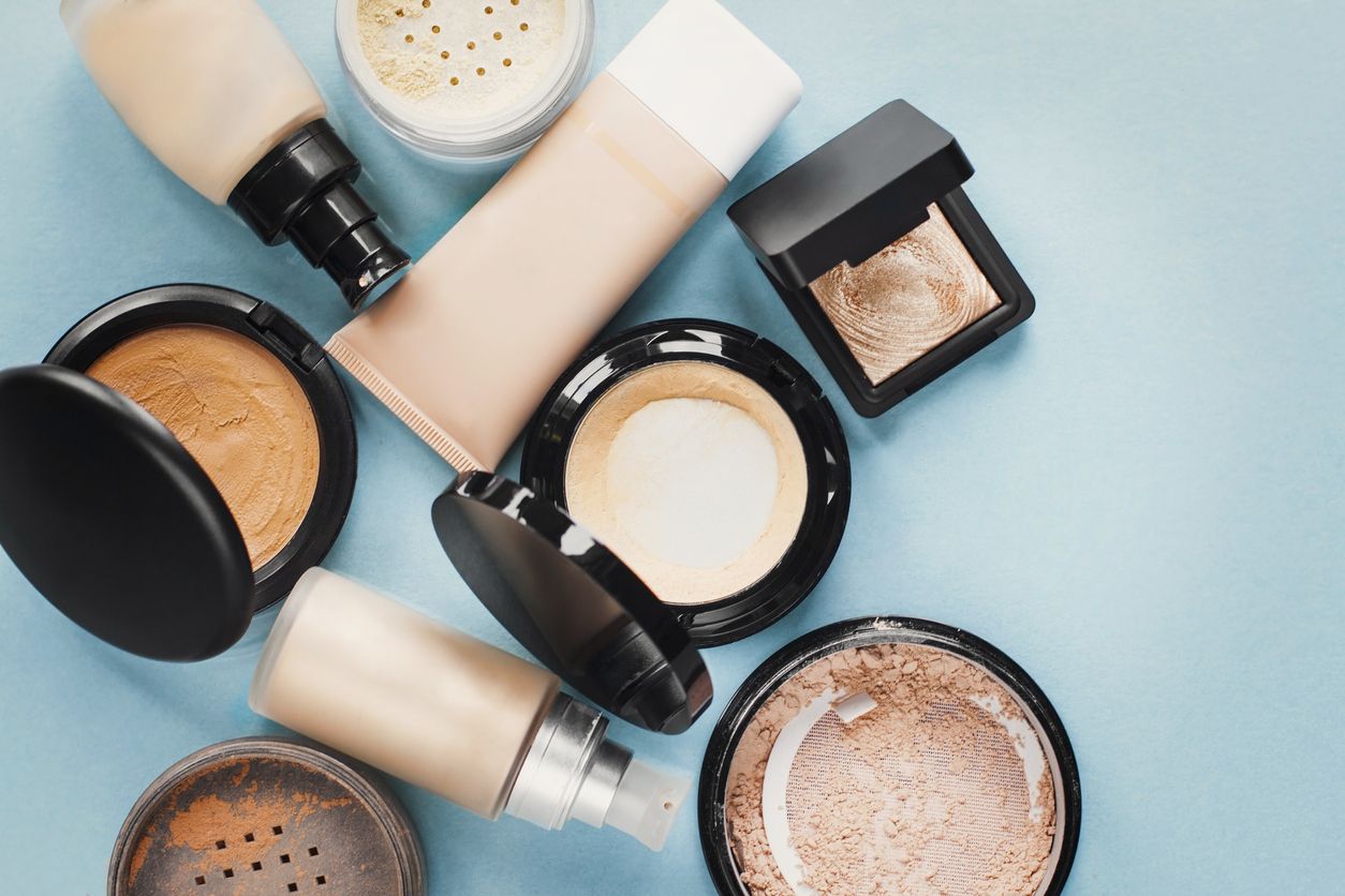 Baru-baru ini terdapat tren skincare viral di TikTok dengan makeup minimalis. Simak ulasan selengkapnya!