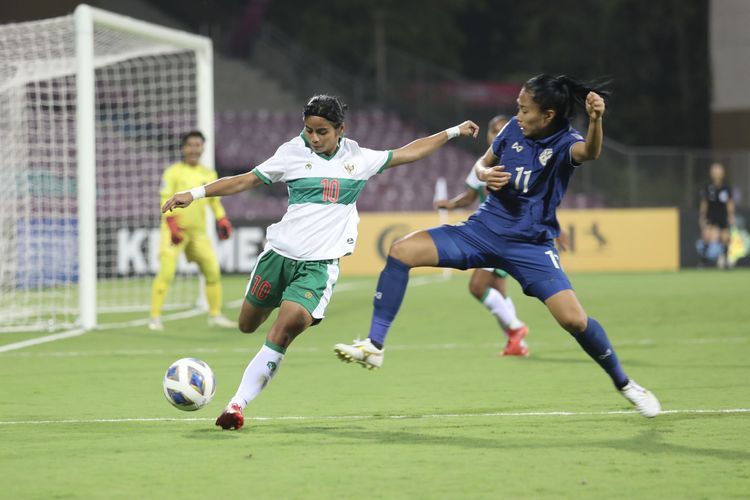 Timnas Putri Indonesia harus mengakui kemenangan Thailand dengan skor 0-4 di Women's Asian Cup 2022, Senin (24/1/2022).