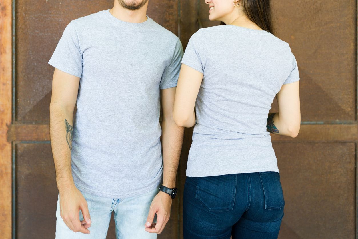 Ingin tampil kompak dengan pasangan saat kencan? Coba intip lima rekomendasi baju couple di Shopee ini, yuk!