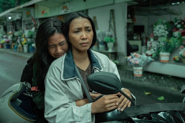 Film Penyalin Cahaya karya sutradara Wregas Bhanuteja masuk ke dalam daftar Netflix Top 10 dan jadi populer di 26 negara. Ini faktanya.