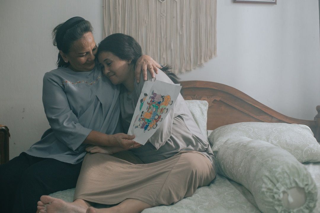 Film Just Mom hadir meramaikan dunia sinema Indonesia. Bertemakan tentang ibu, film ini begitu dekat dengan kehidupan sehari-hari.