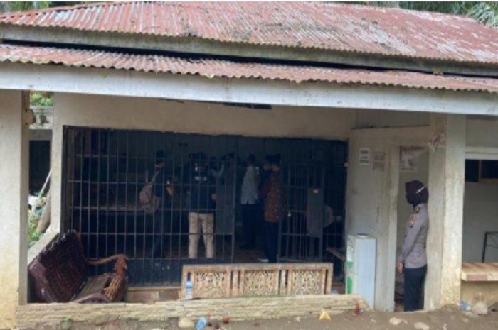 Kasus Bupati Langkat kini masih terus bergulir dengan adanya temuan terbaru yakni alat bukti yang diduga kuat untuk penyiksaan dan makam korban.