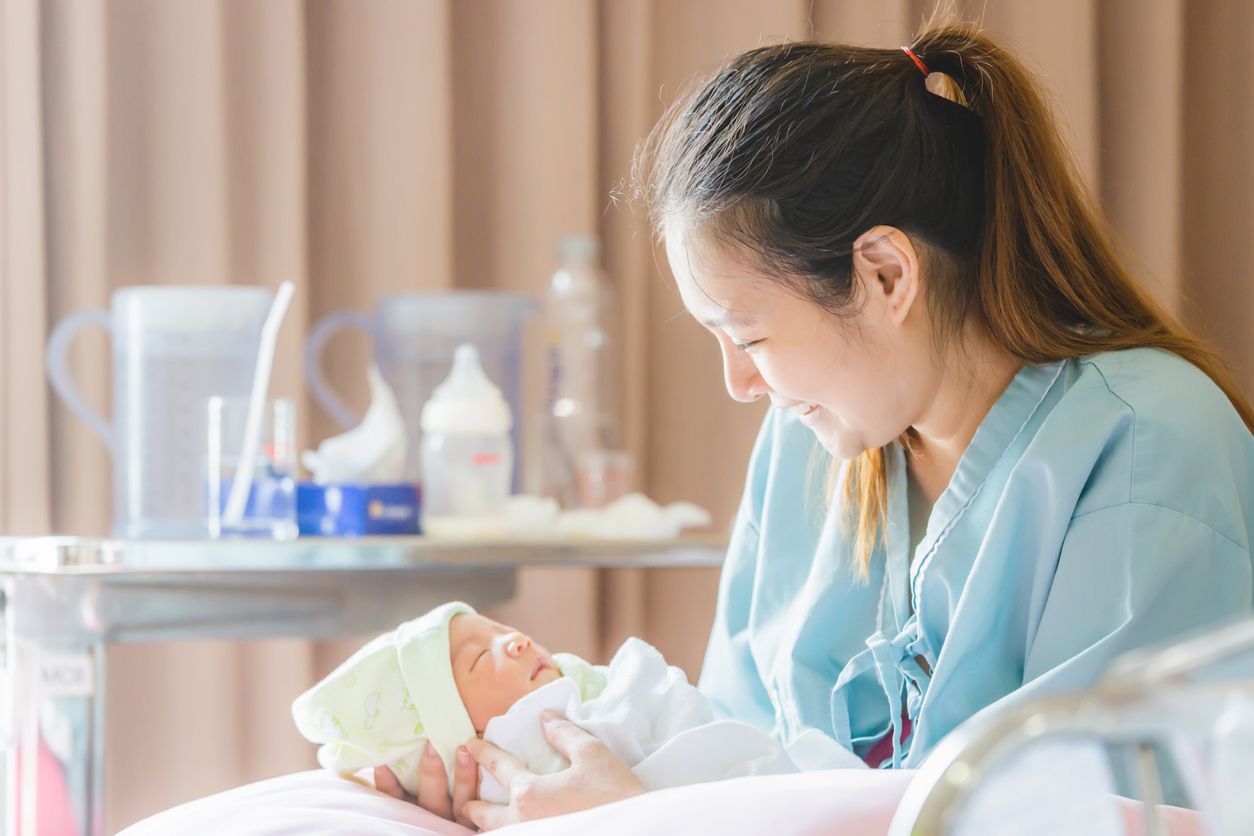 Melahirkan kerap dianggap menakutkan bagi banyak perempuan dan calon ibu. Namun, melahirkan secara menyenangkan bisa didapat dengan melakukan hal ini.