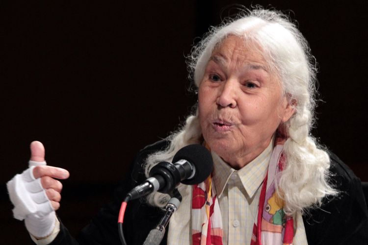 Mengenal sosok feminis dari negeri Arab bernama Nawal El Sadawi, yang berani tolak sunat perempuan dan banyak menulis buku.