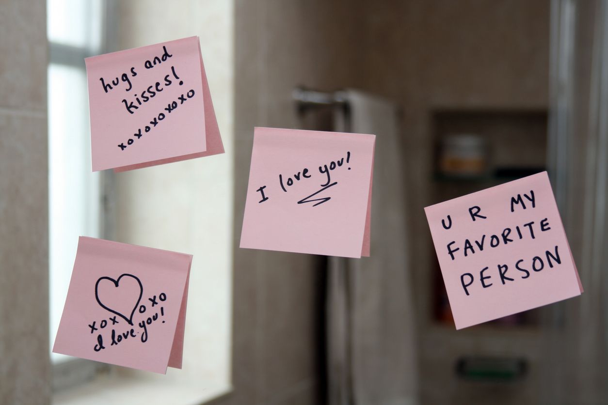 Kawan Puan yang memiliki bahasa cinta words of affirmation biasanya menyukai kata-kata penegasan dari pasangan. Yuk, cari tahu lebih lanjut!
