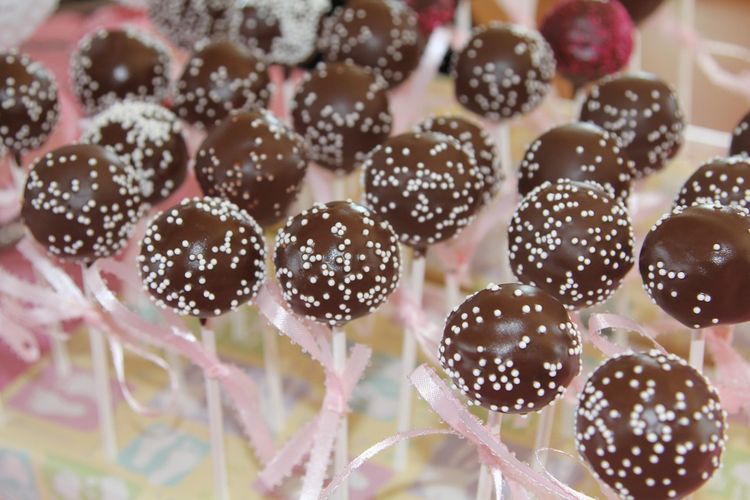 Valentine identik dengan makanan cokelat yang manis. Yuk, coba tips memasak cepat buket cokelat untuk hadiah Hari Kasih Sayang ini!