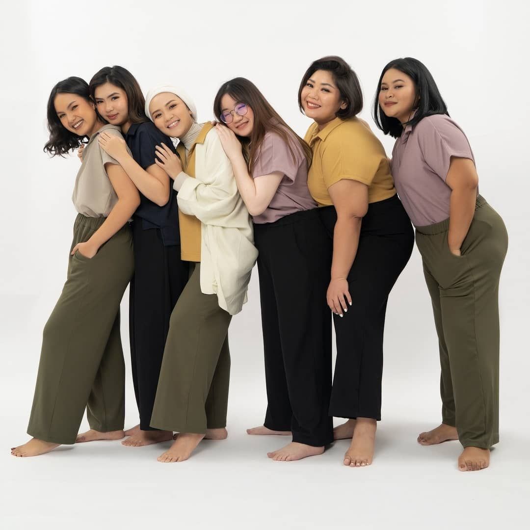 Banyak perempuan yang sulit menemukan pakaian yang sesuai dengan bentuk tubuhnya. Ini rekomendasi brand fashion yang dukung body positivity.