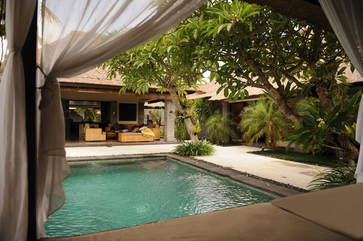 Berikut ini rekomendasi vila Rp300 ribuan di Bali yang cocok untuk staycation bersama pasangan di Hari Valentine nanti