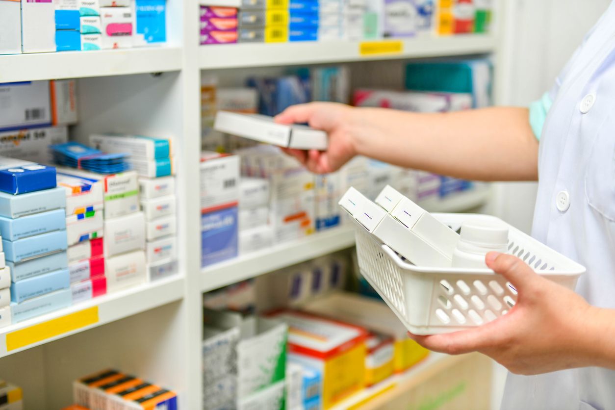 Kawan Puan, apakah kamu sering mempertanyakan lingkaran berwana pada kemasan obat? Yuk, cari tahu artinya!