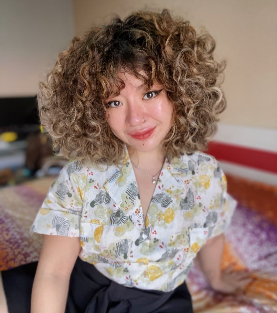 Gracia Indriani kecil terbiasa untuk meluruskan rambutnya. Ia pun akhirnya jengah dengan standar kecantikan itu dan memutuskan membuat Kriwil.
