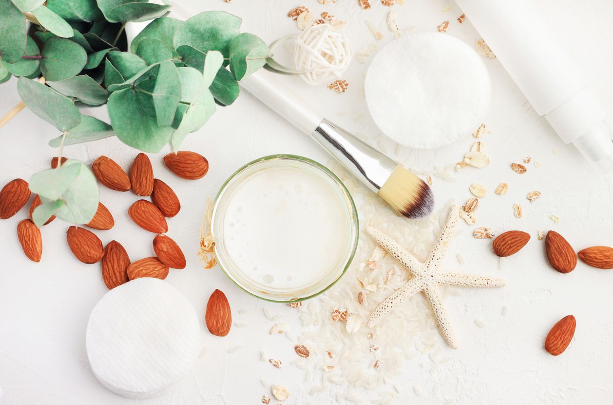 Mulai dari manfaat almond untuk kecantikan hingga tren rambut untuk pernikahan 2022, simak yuk ulasan Berita Terpopuler Fashion & Beauty hari ini!