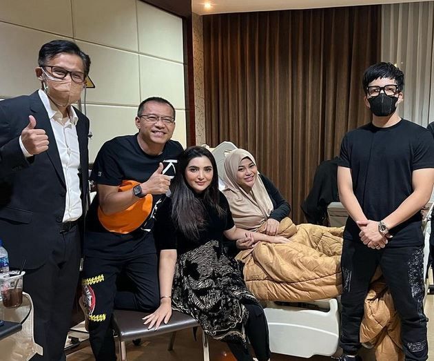 Aurel Hermansyah melahirkan buah hati lewat operasi caesar. Bagaimana perawatan untuk ibu hamil pasca operasi caesar?