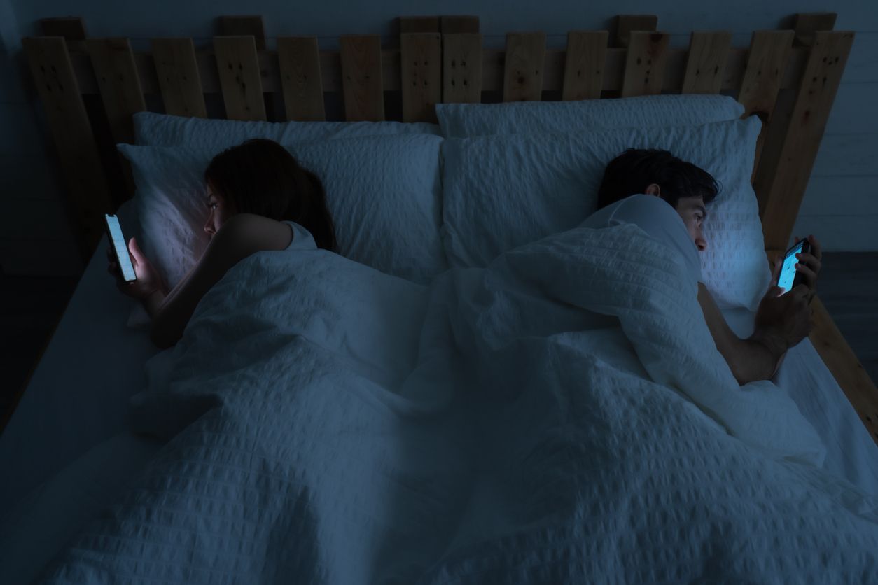Sexless marriage atau pernikahan tanpa hubungan seksual terjadi karena masalah serius dalam hubungan. Yuk, cari tahu lebih lanjut!