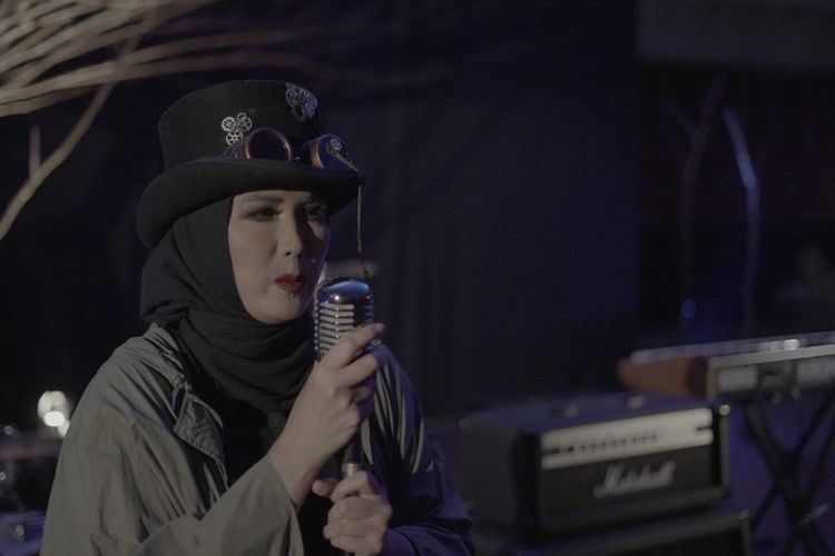 Penyanyi rock legendaris Tanah Air, Nicky Astria bawakan lagu Semusim yang diciptakan oleh Eross Djarot.