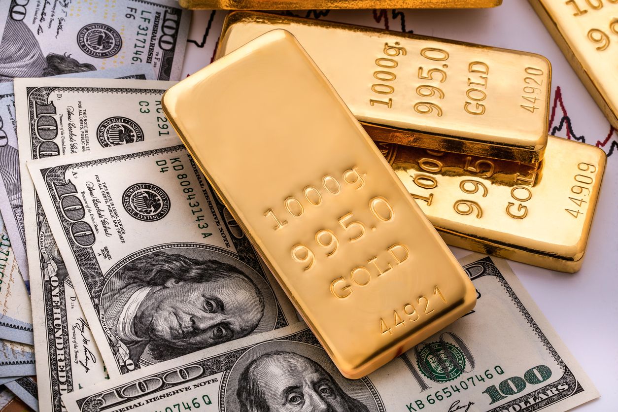 Ketegangan yang terjadi di Ukraina berimbas pada meningkatnya harga emas menjadi 1.900 dollar AS per troy ounce. Ini dia selengkapnya.