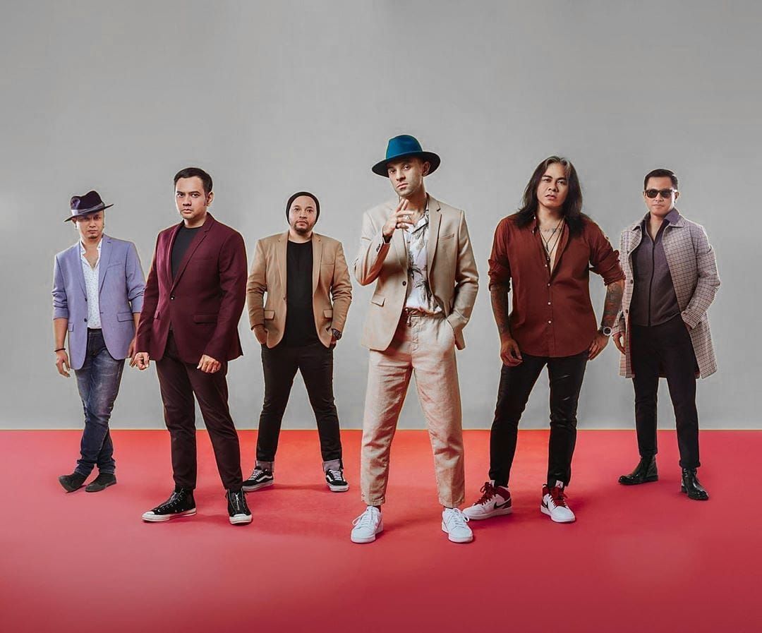 Grup band Element telah merilis lagu terbarunya berjudul Perih Karena Cinta. Ada kisah pilu dalam lagu ini. Seperti apa kisahnya?