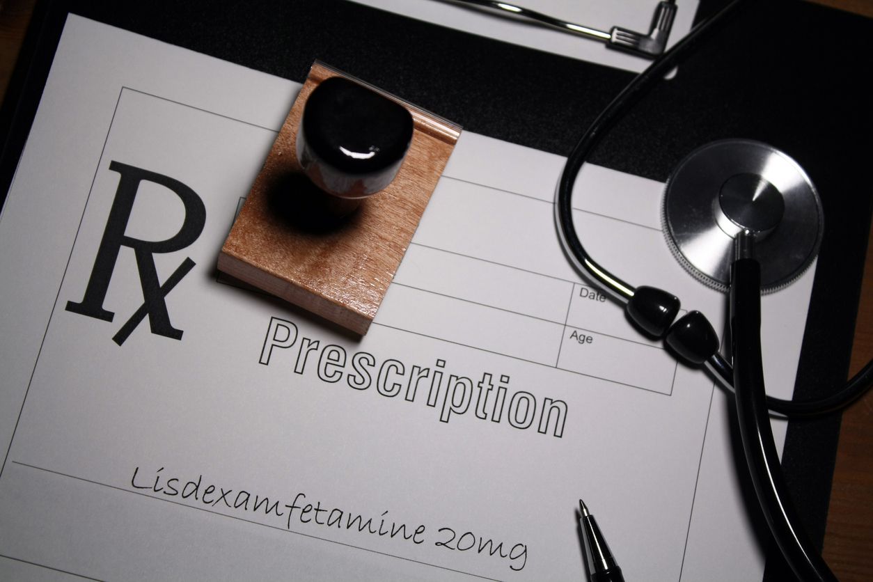 Vyvanse atau lisdexamfetamine yang dikonsumsi berlebihan bisa menimbulkan kecanduan hingga overdosis, berikut ini gejala dan efek sampingnya
