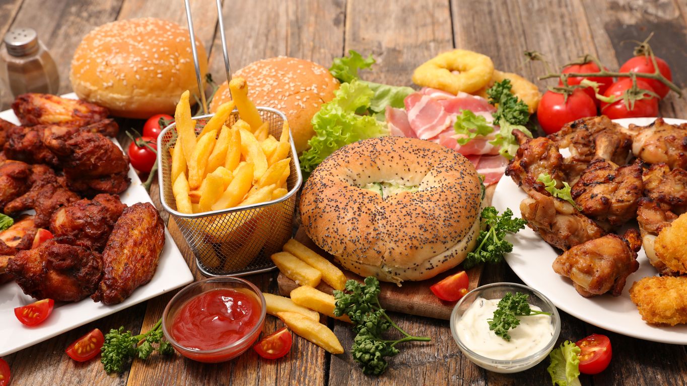 Berikut ini dampak jangka pendek dari menyantap makanan cepat saji, mulai dari lonjakan gula darah hingga nutrisi tubuh yang tak tercukupi
