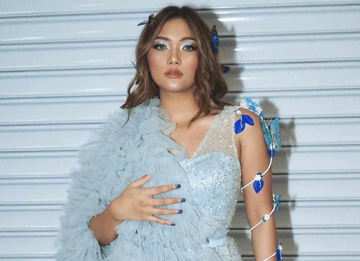 Meskipun usianya masih muda, Marion Jola telah menorehkan berbagai prestasi di dunia tarik suara hingga tampil di panggung internasional.