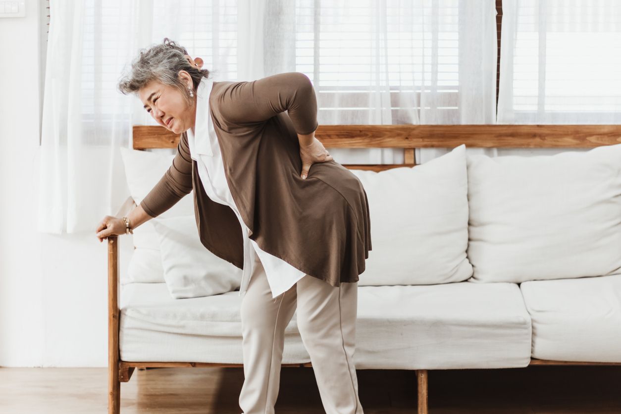 Berikut ini alasan mengapa osteoporosis lebih berisiko pada perempuan,  ternyata ada pengaruh dari hormon estrogen, yuk simak penjelasannya