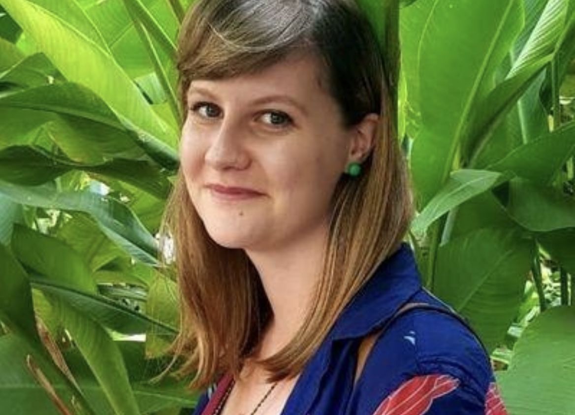 Aktivis feminis asal Australia, Kate Walton, terpaksa harus kembali ke negaranya usai dideportasi dari Indonesia. Ini ceritanya.