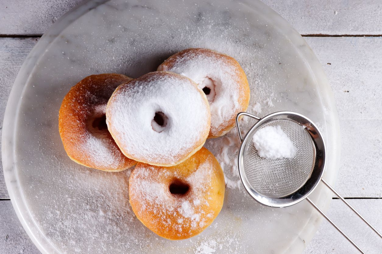 Donat kentang empuk cocok untuk dijadikan camilan. Simak, berikut tips memasak cepat donat kentang empuk dan mengembang.
