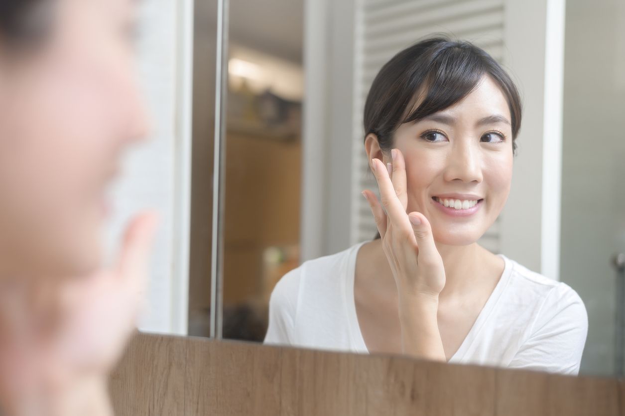  Jelang bulan Ramadhan, kita harus rutin menerapkan skincare viral di TikTok untuk meminimalisir kulit kering saat puasa. Ada apa saja?