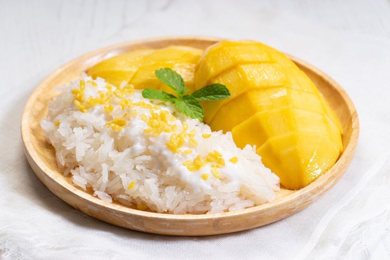 Beras ketan pulen cocok untuk dijadikan bekal membuat aneka jajanan. Simak, inilah tips memasak cepat beras ketan pulen!