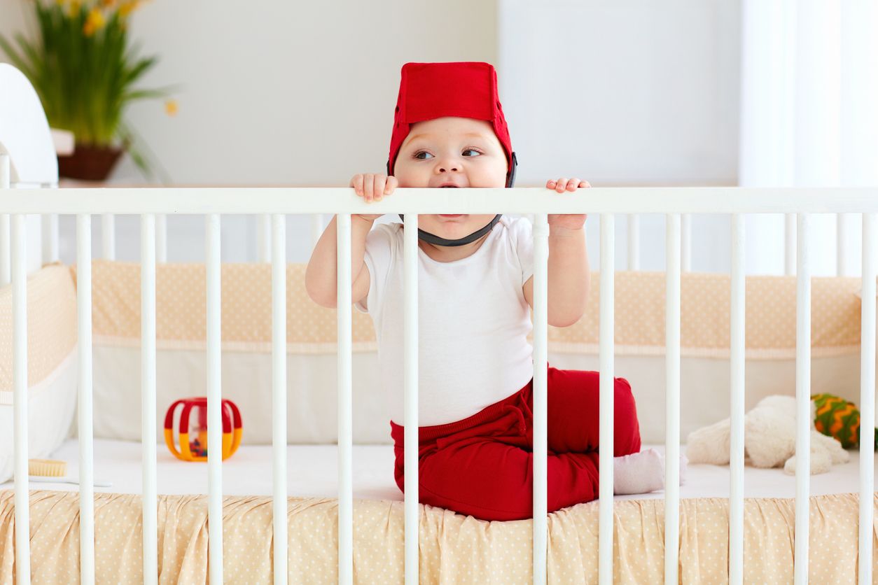 Kawan Puan sering melihat anak memanjat tempat tidur? Pasti kondisi ini membuat khawatir anak terjatuh. Simak, berikut cara mengatasinya!
