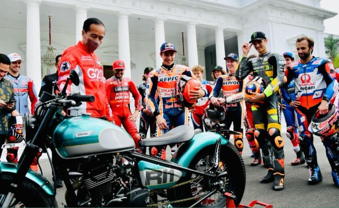 Hadiri pelepasan konvoi pembalap MotoGP jelang GrandPrix Indonesia, Presiden Joko Widodo memilih tidak ikut konvoi.
