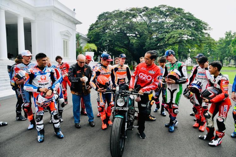 Akan berlaga di MotoGP Mandalika 2022, para pembalap telah tiba di Indonesia. Ini dia sederet aktivitas yang diunggah para pembalap MotoGP.