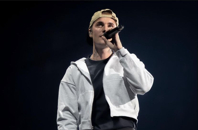 Berikut ini sederet topik yang banyak dicari di kanal trending topic, Mulai dari konser Justin Bieber hingga Head In The Clouds