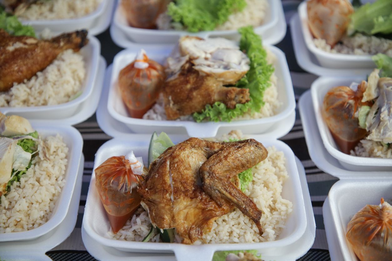 Bulan suci Ramadan merupakan salah satu momen yang bisa dilakukan untuk menambah cuan. Ini dia 5 ide bisnis makanan yang bisa Kawan Puan coba.