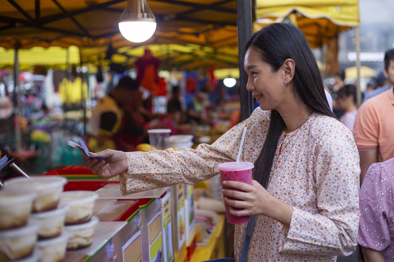 Momen Ramadan ialah peluang untuk melakukan bisnis. Sebelum memulai bisnis saat Ramadan, ketahuilah 5 perubahan perilaku konsumen di bulan puasa ini.