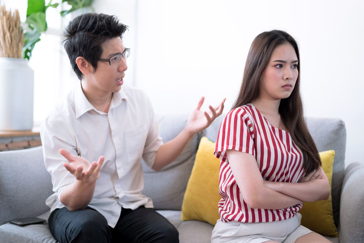 Taktik DARVO dalam hubungan mungkin dilakukan seseorang untuk melakukan gaslighting pada pasangannya. Seperti apa?
