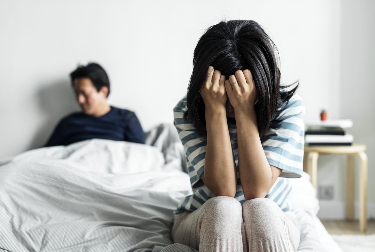 Merasa selalu salah di mata pasangan? Simak tanda adanya manipulasi dalam hubungan suami istri yang perlu diwaspadai.