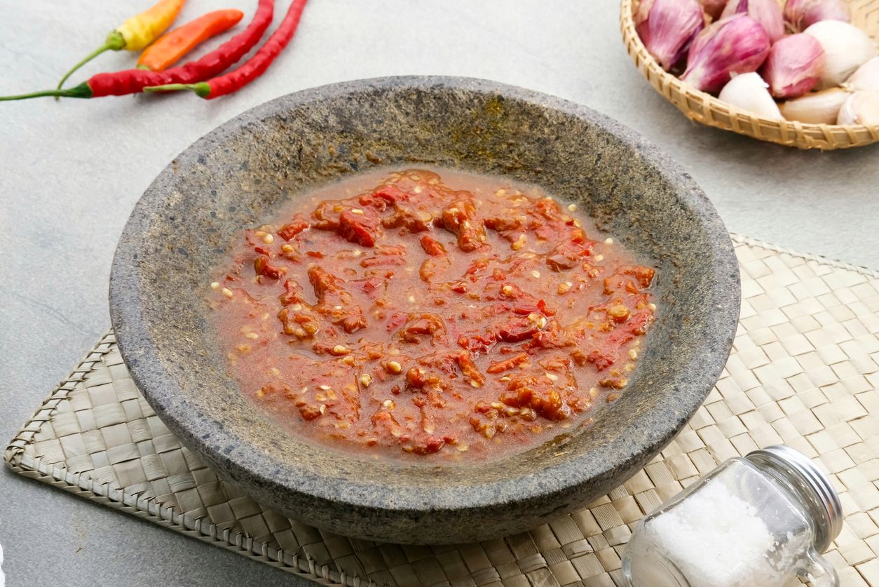 Kawan Puan ingin membuat sambal terasi ulek yang enak? Yuk, simak tips memasak cepat sambal terasi berikut ini!