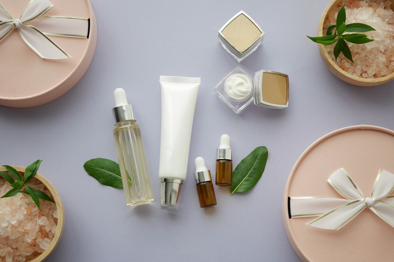Mulai dari skincare kandungan habbatussauda hingga cek kosmetik halal, simak yuk ulasan Berita Terpopuler Fashion & Beauty hari ini!