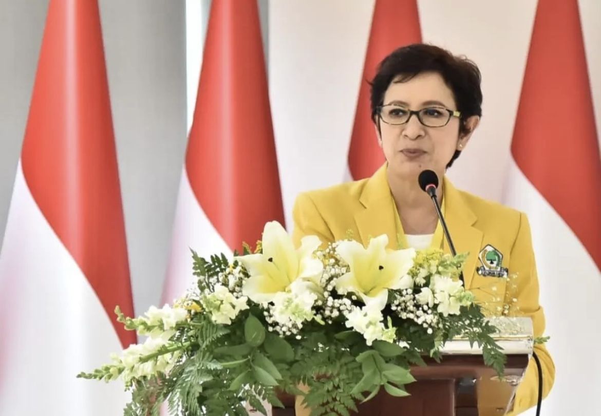 Inilah sosok Nurul Arifin, aktris senior Indonesia yang kini lebih memilih untuk fokus berkarier sebagai politisi.