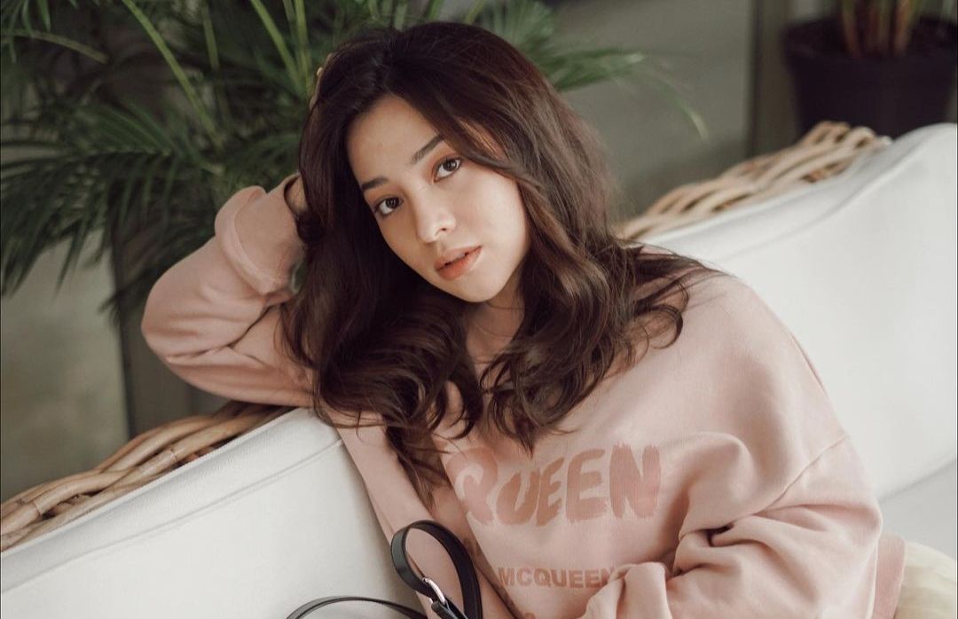 Postingan dokter Nikita Willy yang mengunggah momen persalinan dikomentari Kylie Jenner hingga Khloe Kardashian