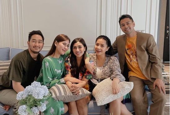 Nisya Ahmad bagikan tips jaga kekompakan dengan kakak dan adik di bulan Ramadan , salah satunya nostalgia masa kecil